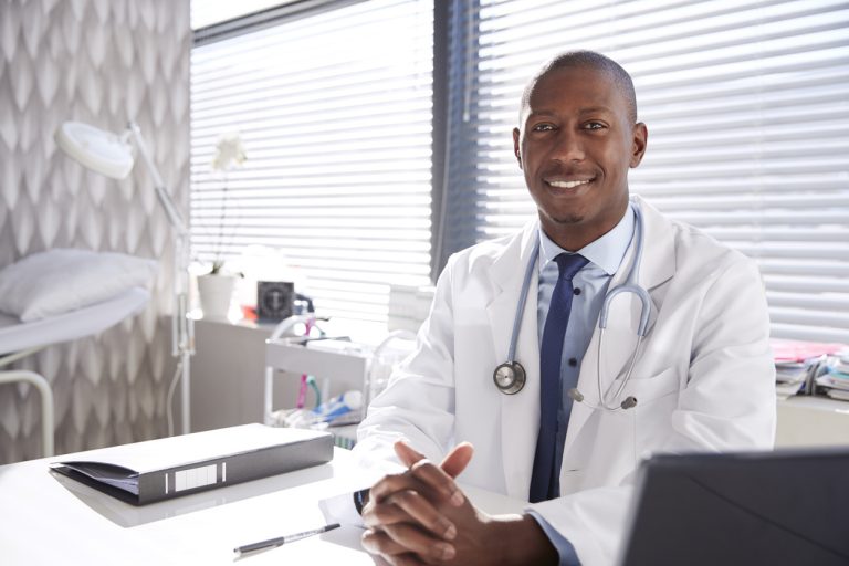 Vale a pena dividir um consultório médico com outro profissional?